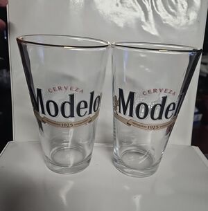 Cerveza Modelo 1925 Signature Gold Rimmed Glass Set (Set of 2, 16 oz, Pint Size)